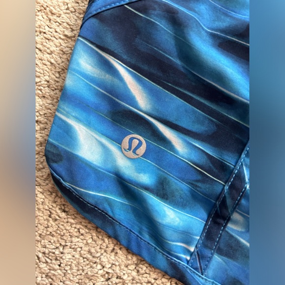 Lululemon Tracker Shorts - Picture 7 of 9